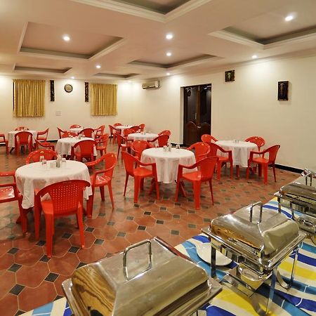 Royal Club Hotel Chennai Esterno foto
